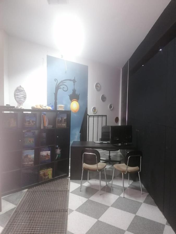 Hostal Casa Rosa Madrid Extérieur photo